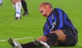 足球伤病爆料视频最新,伤病爆料视频揭示球员痛苦瞬间